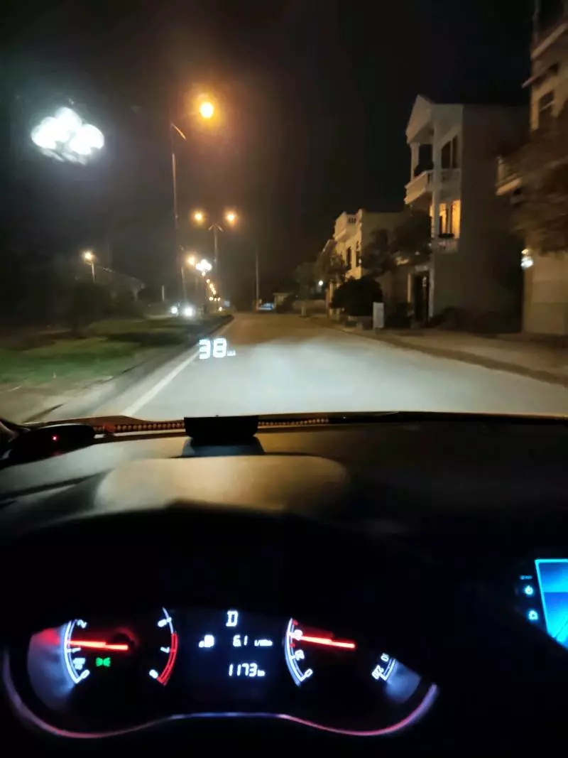 Màn hình hiển thị tốc độ HUD cho ô tô
